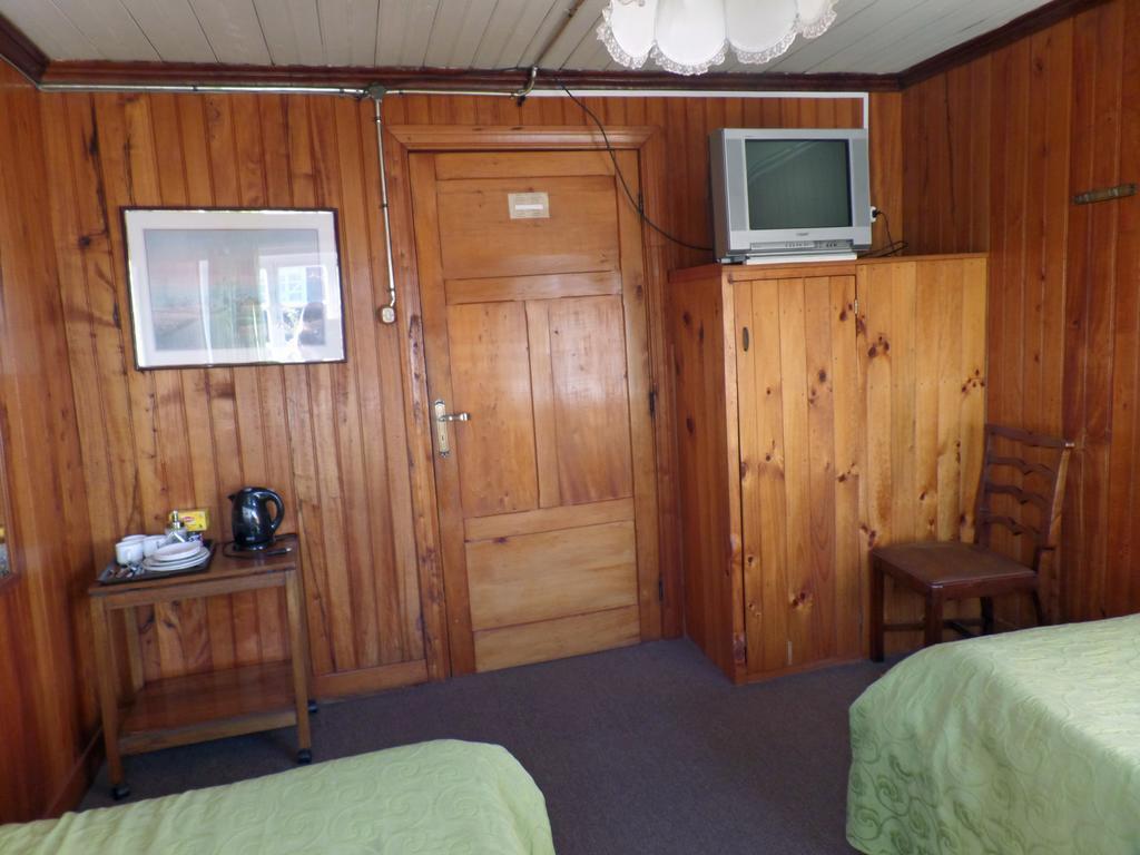 Hostal y Cabañas Villa Germana Puerto Varas Exterior foto