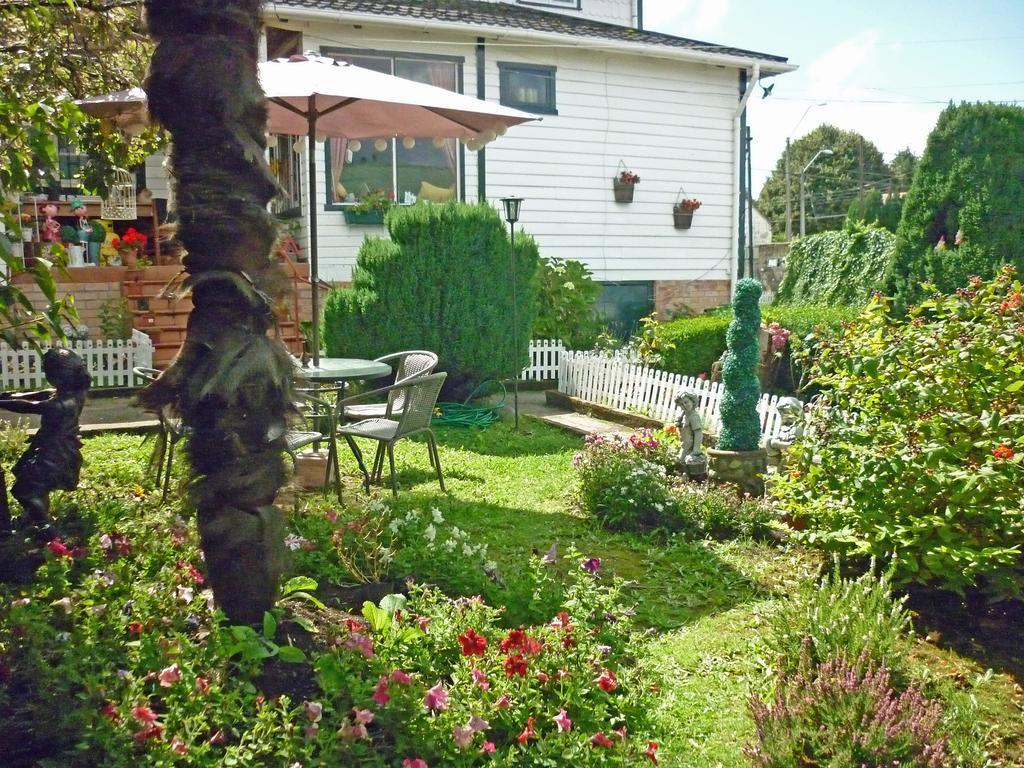 Hostal y Cabañas Villa Germana Puerto Varas Exterior foto